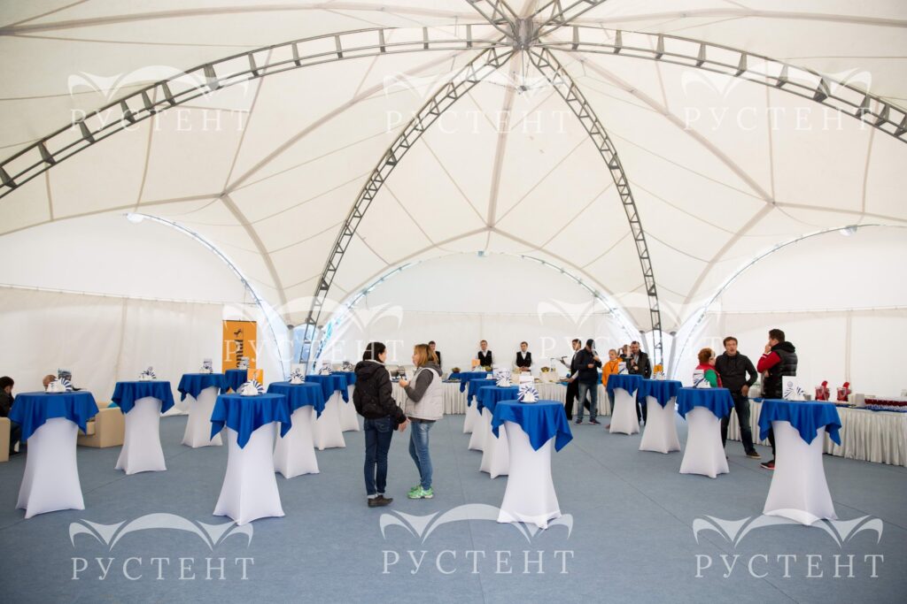 Примеры установленных арочных шатров