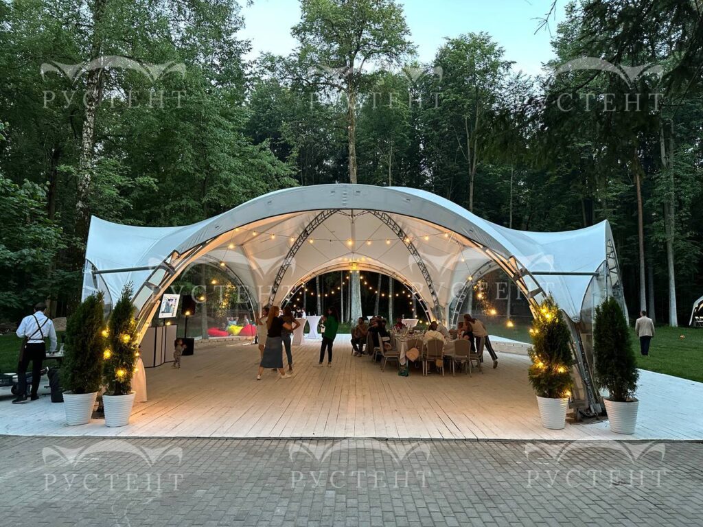 Примеры установленных гексагональных шатров