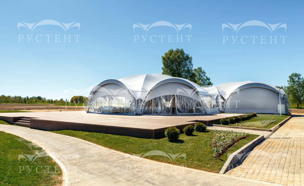 Примеры установленных гексагональных шатров