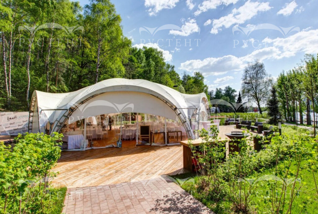 Примеры установленных гексагональных шатров