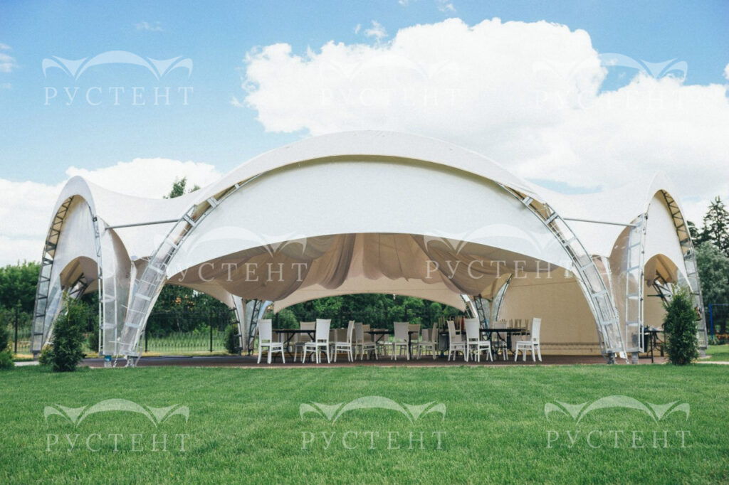 Примеры установленных гексагональных шатров